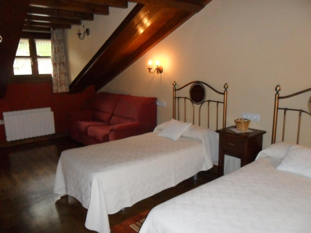 Apartamentos Rurales Los Villares Colunga Rum bild